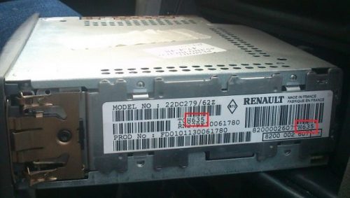 Pre code dla Renault / Dacia na tabliczce znamionowej z tyłu radia.